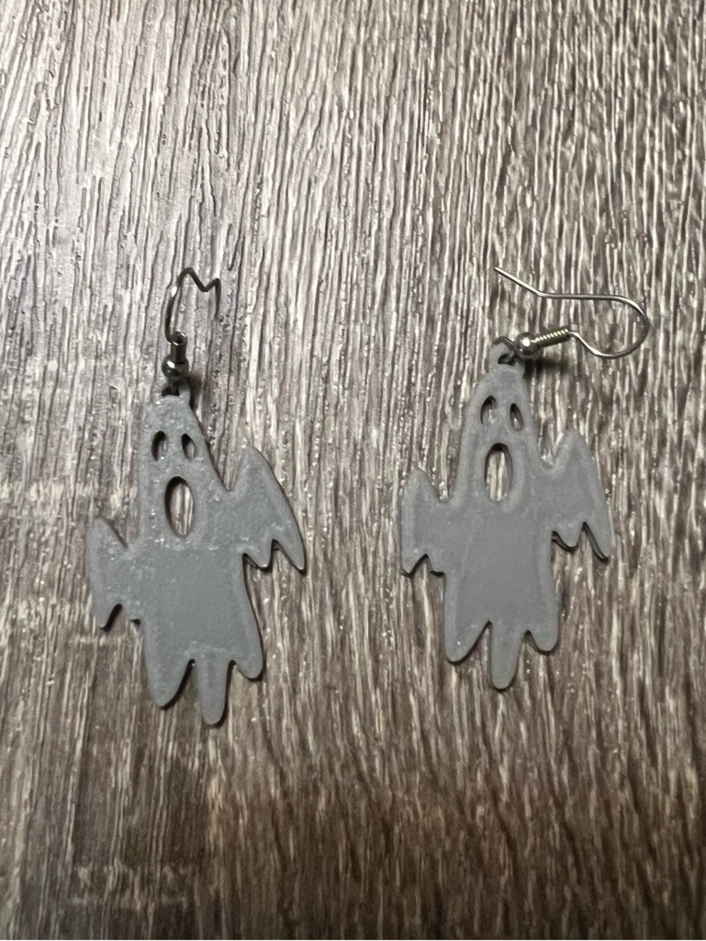 🇺🇸$3🇺🇸 Gray Ghost Dangle J Hook Earrings NIP